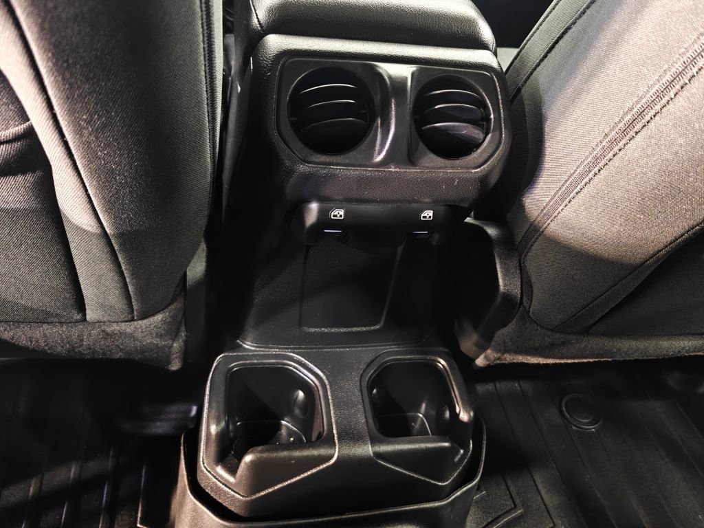 Used 2022 Jeep Wrangler Unlimited Sport image 26