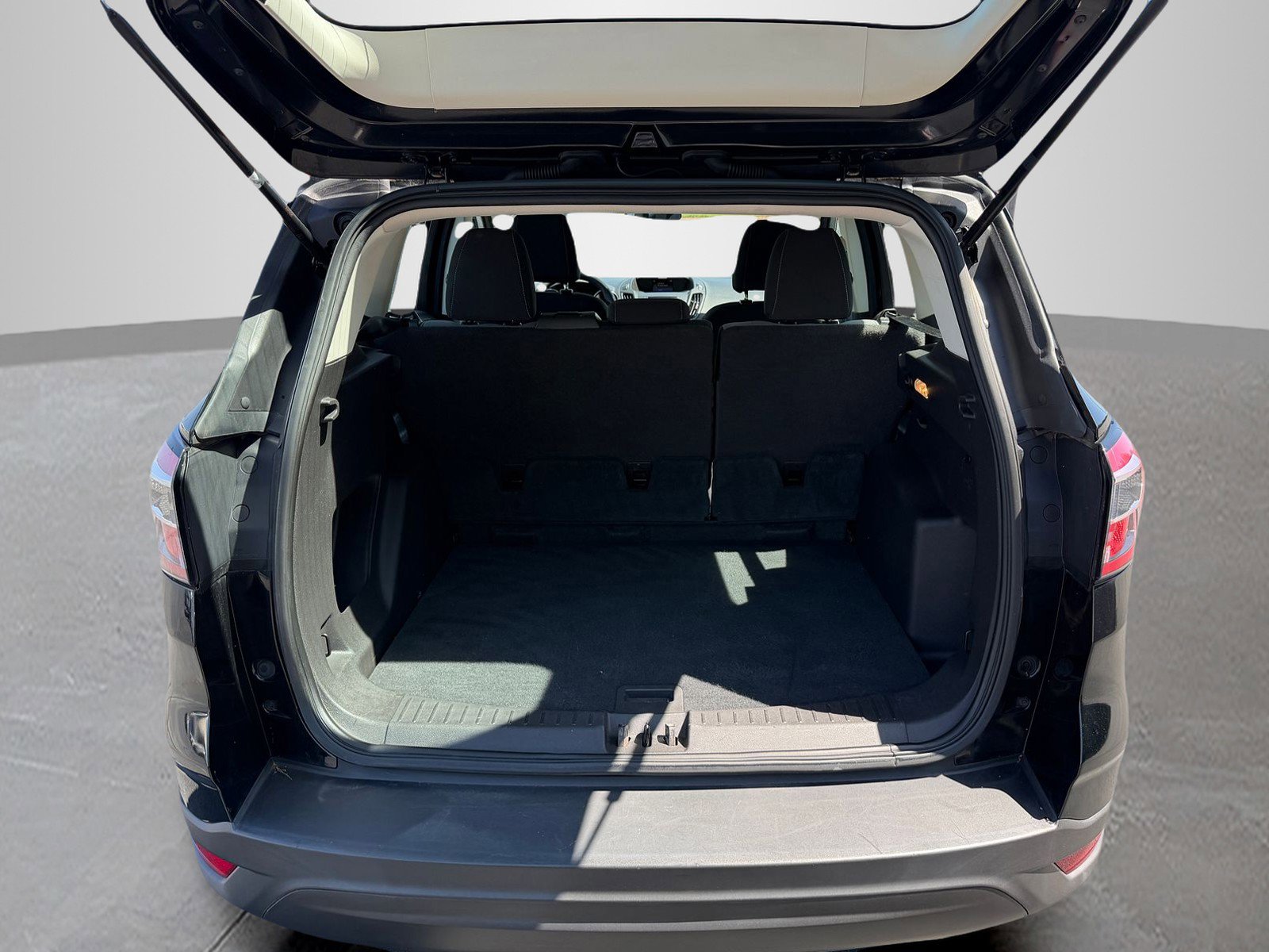 Used 2017 Ford Escape S FWD image 8