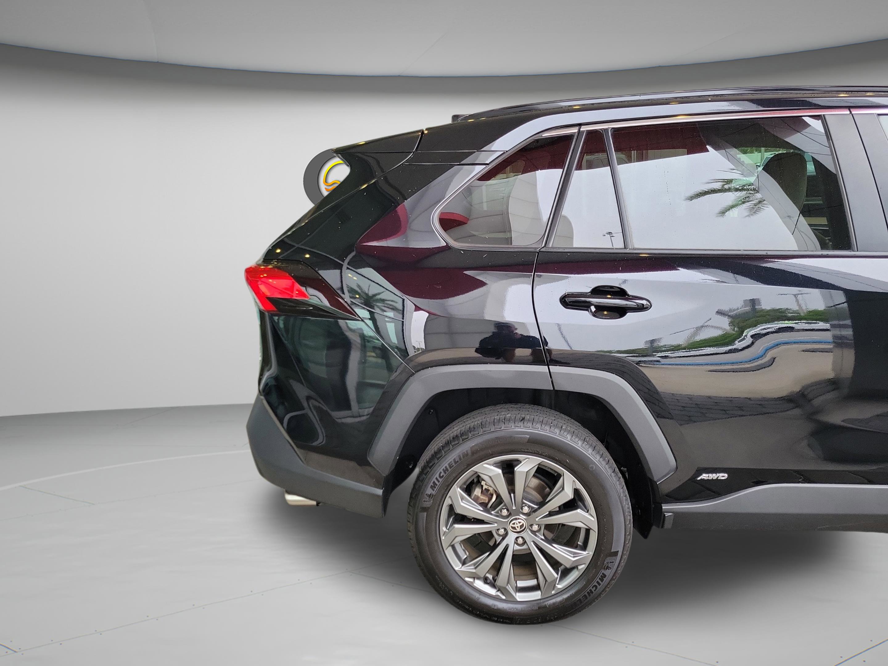 Used 2022 Toyota RAV4 XLE Premium image 29
