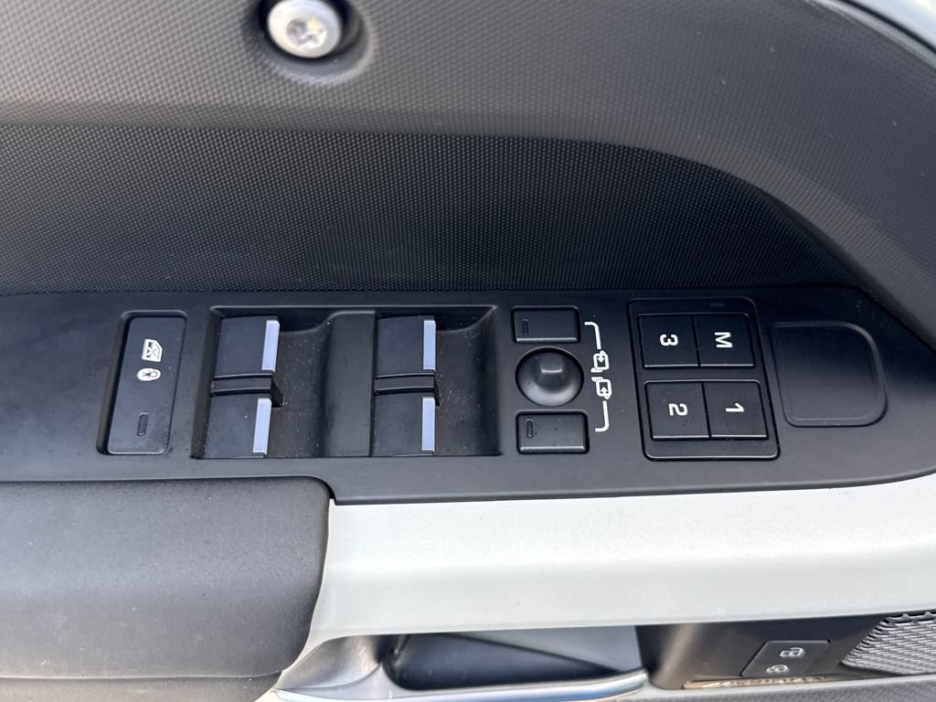Used 2024 Land Rover Defender 110 S AWD/4WD image 14