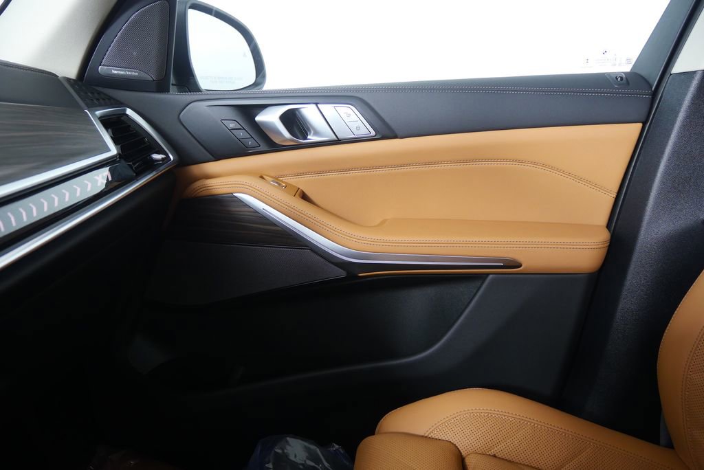 Used 2026 BMW X7 xDrive40i image 25