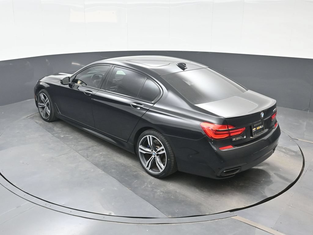 Used 2019 BMW 740i w/ M Sport Package RWD image 19