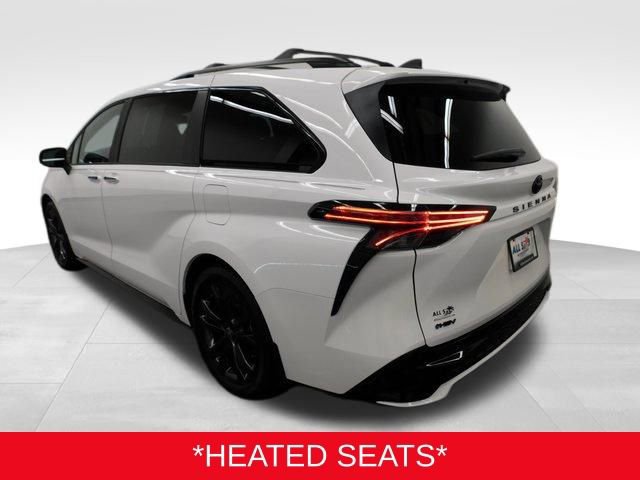 Used 2025 Toyota Sienna XSE image 6
