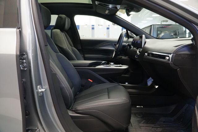 Certified 2024 Cadillac Lyriq Tech w/ Driver Assist Package AWD/4WD image 18
