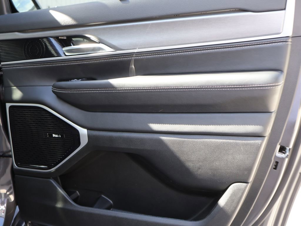 New 2026 Jeep Grand Wagoneer L Limited w/ Premium Group II image 11