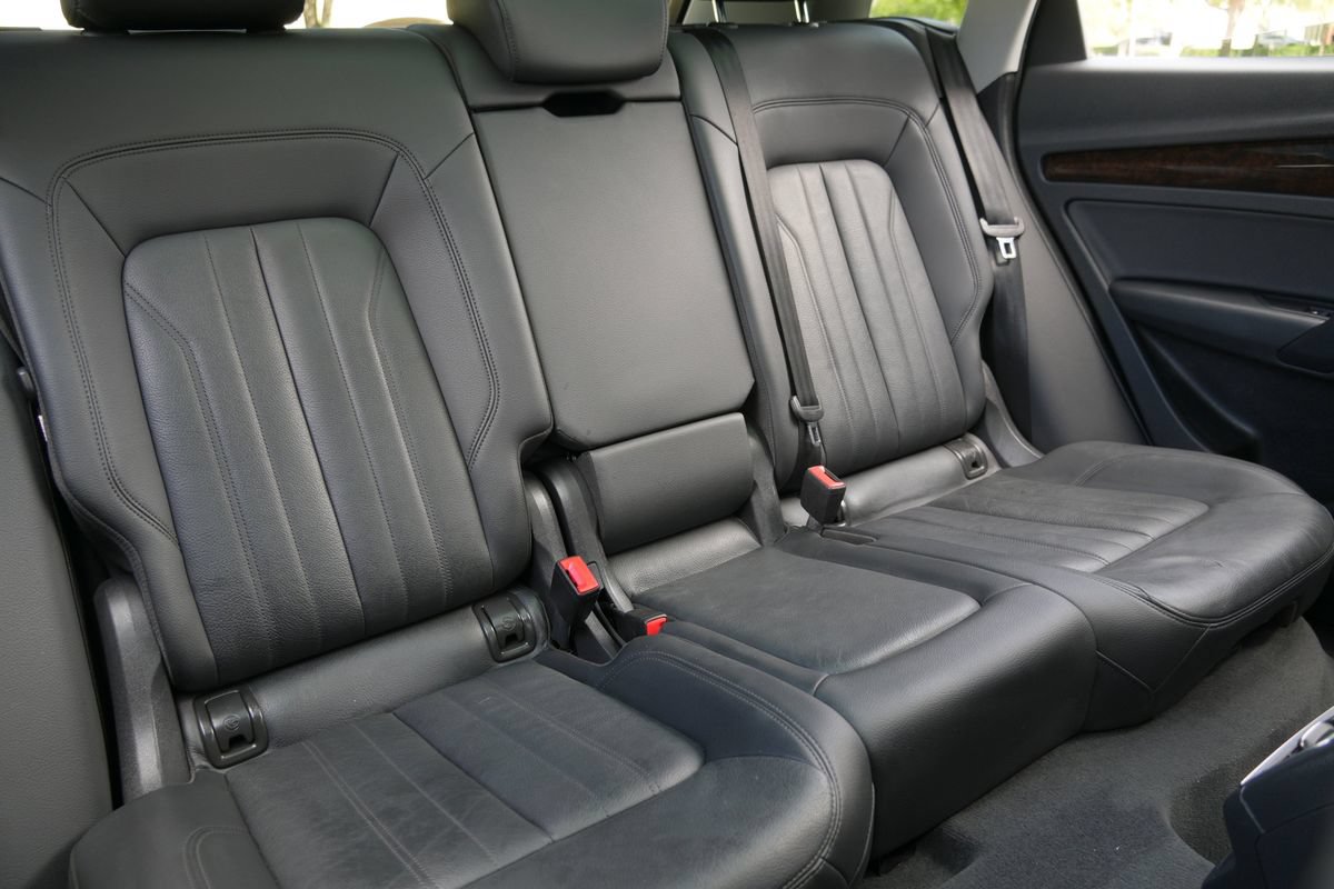 Used 2019 Audi Q5 2.0T Premium w/ Convenience Package AWD/4WD image 12