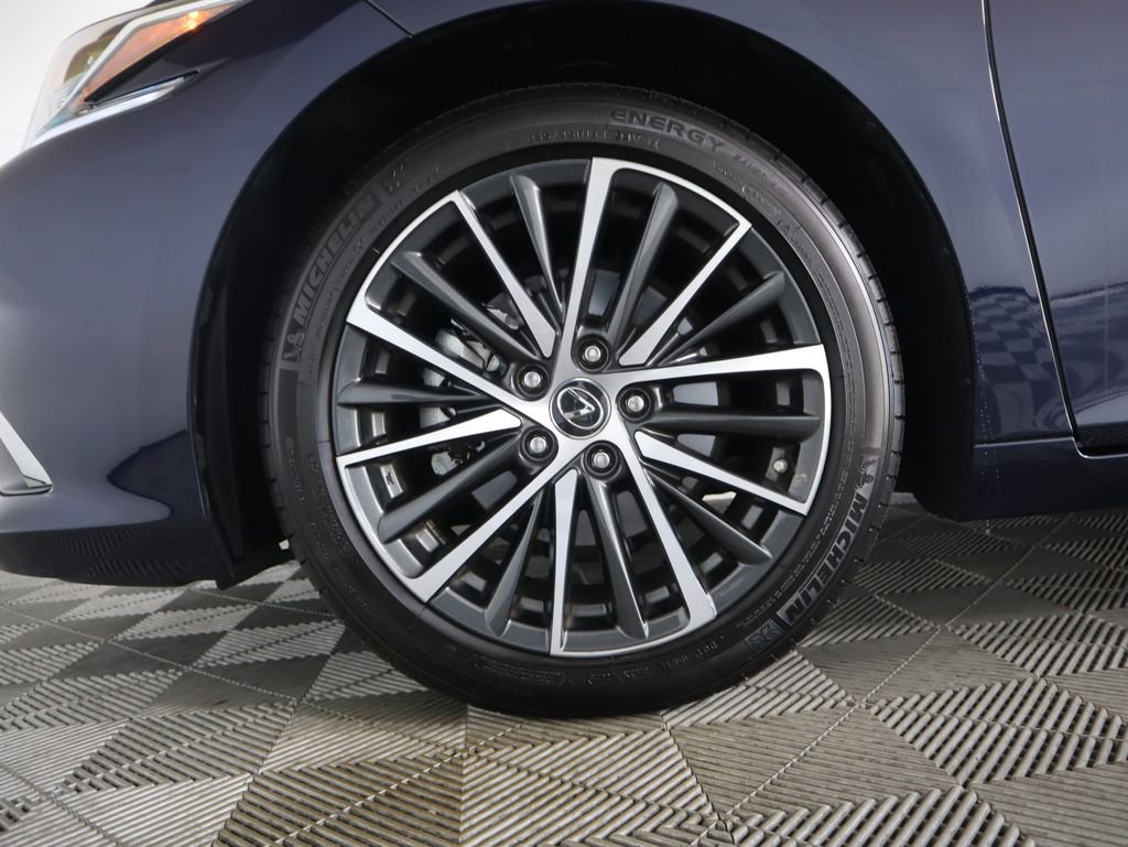 Certified 2025 Lexus ES 350 w/ Premium Package image 30