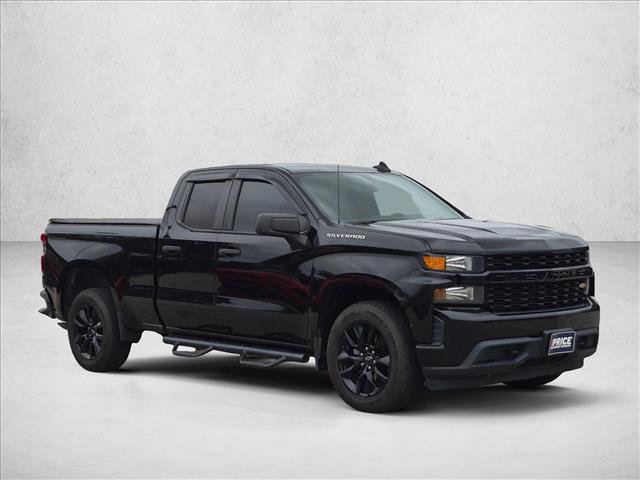 Used 2020 Chevrolet Silverado 1500 Custom w/ Custom Value Package RWD image 3