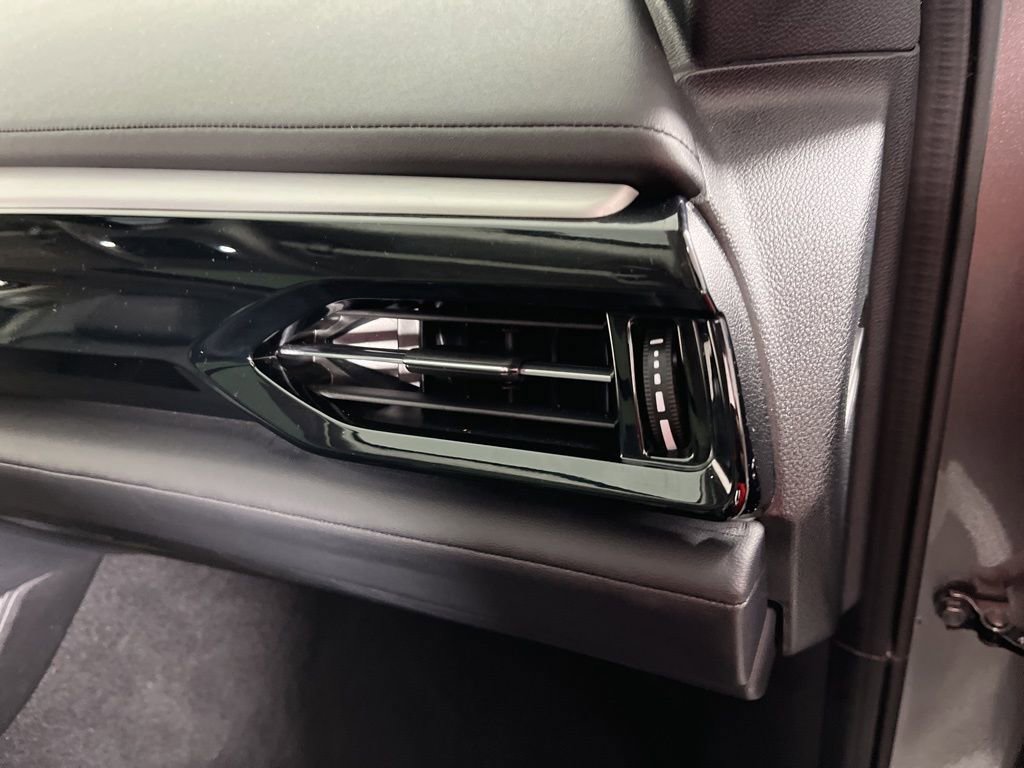 Used 2023 Acura MDX SH-AWD w/ Technology Package image 17