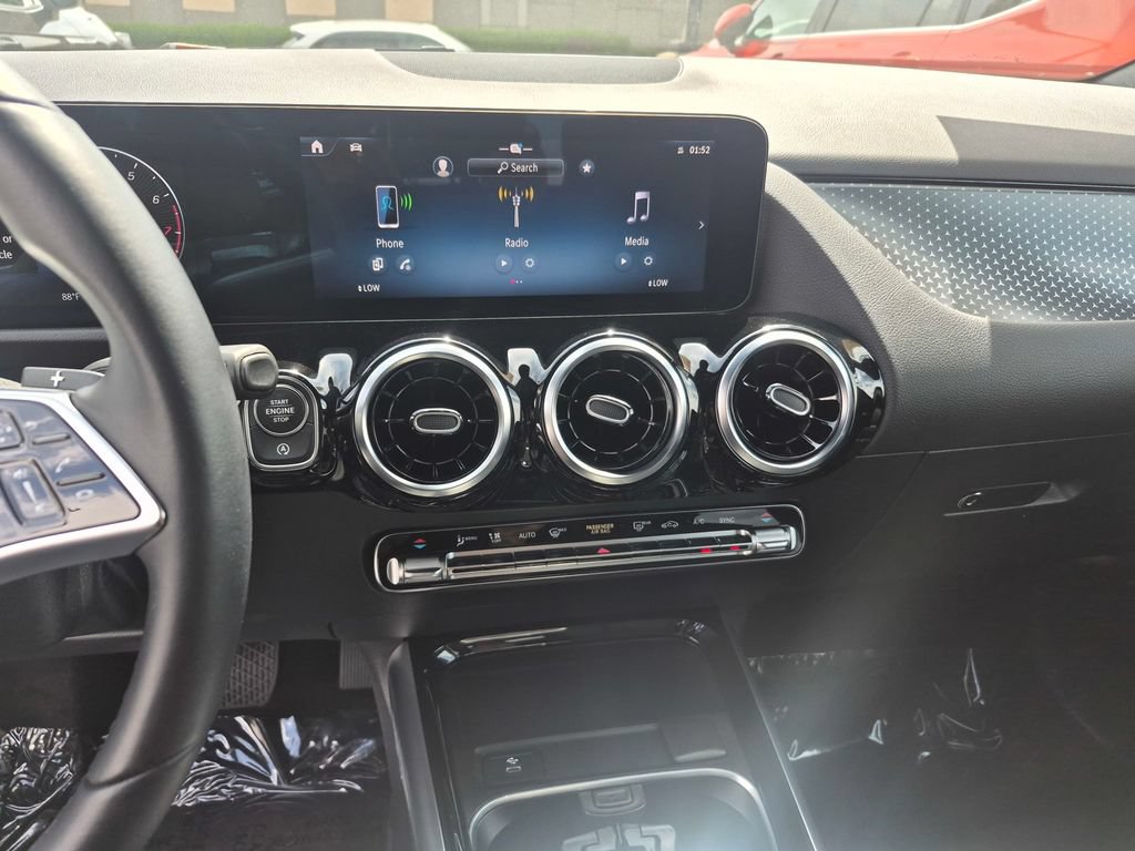 Used 2025 Mercedes-Benz GLA 250 image 21