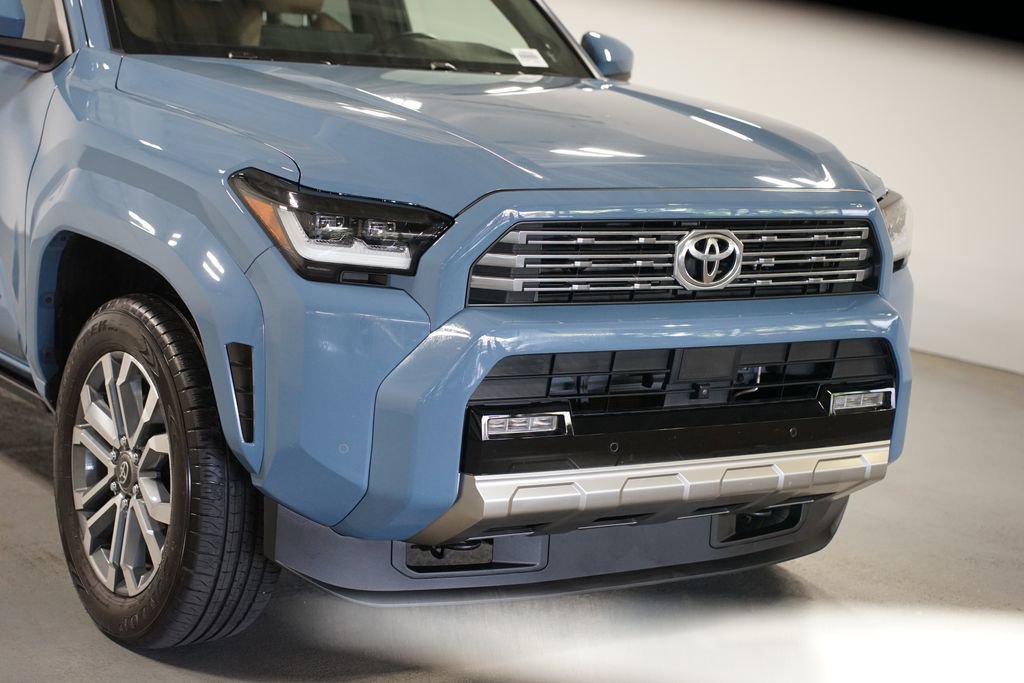 Used 2025 Toyota 4Runner Limited AWD/4WD image 4