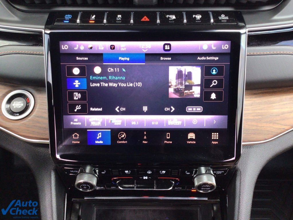 Used 2023 Jeep Grand Cherokee Summit w/ Advanced Protech Group IV image 27