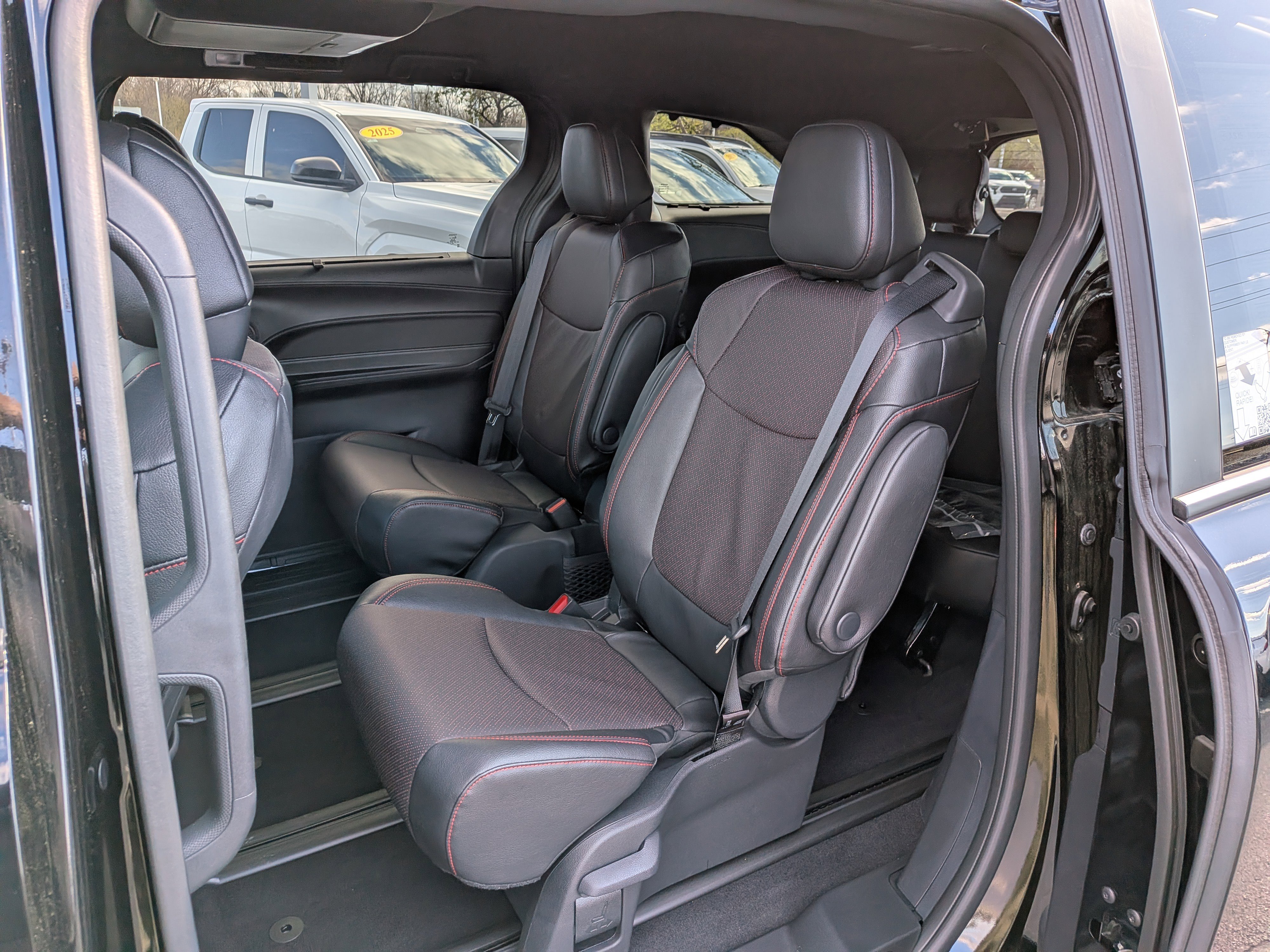 Used 2025 Toyota Sienna XSE w/ XSE Premium Package AWD/4WD image 18