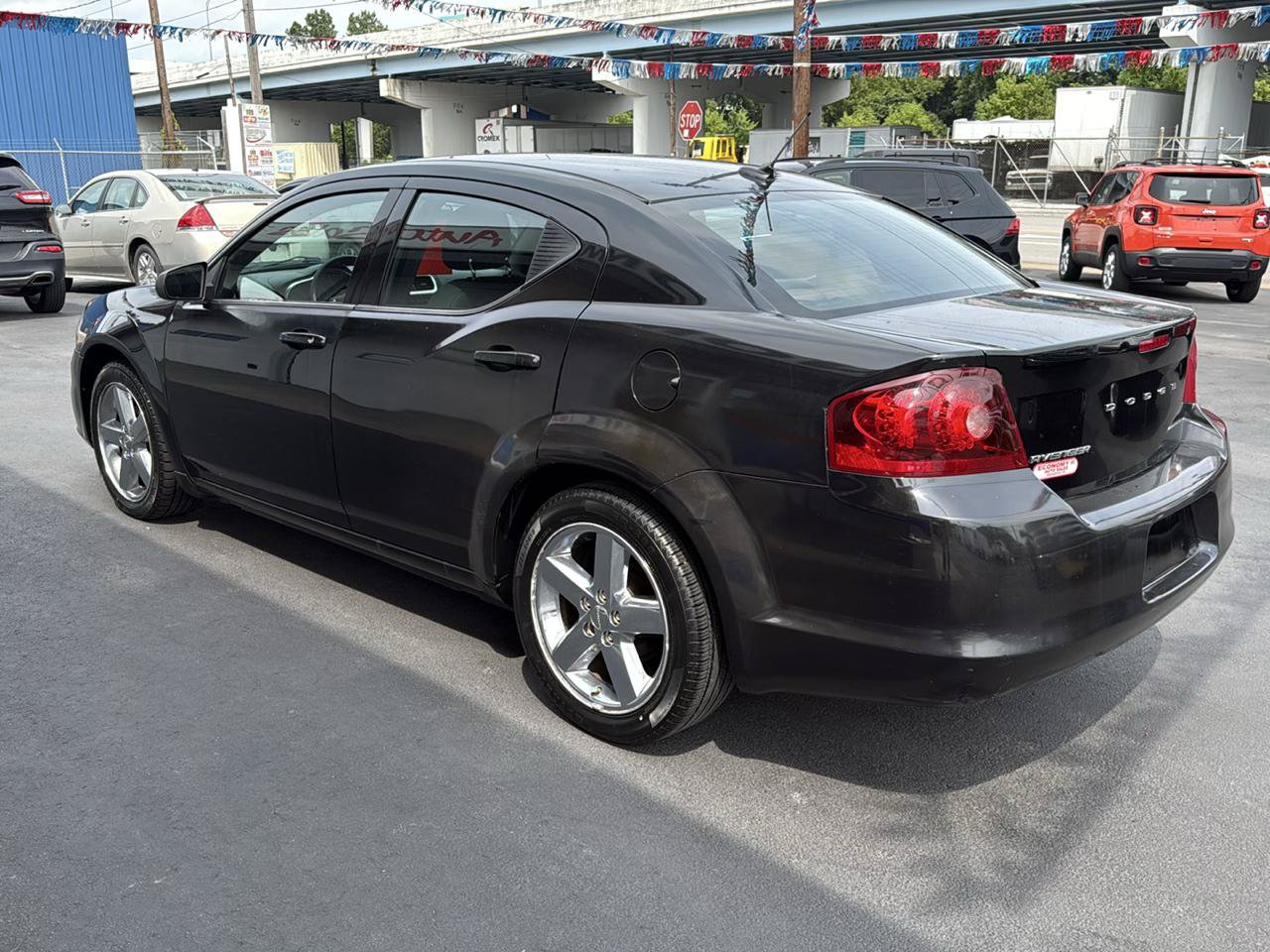 Used 2012 Dodge Avenger SE FWD image 7