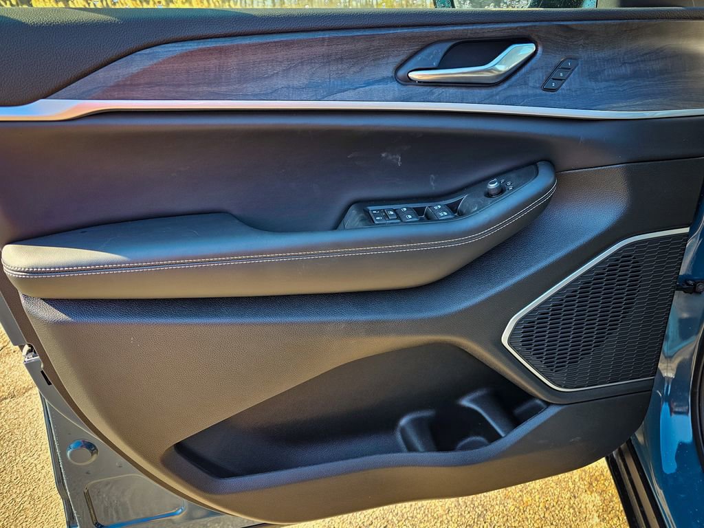 New 2026 Jeep Grand Cherokee Limited image 9