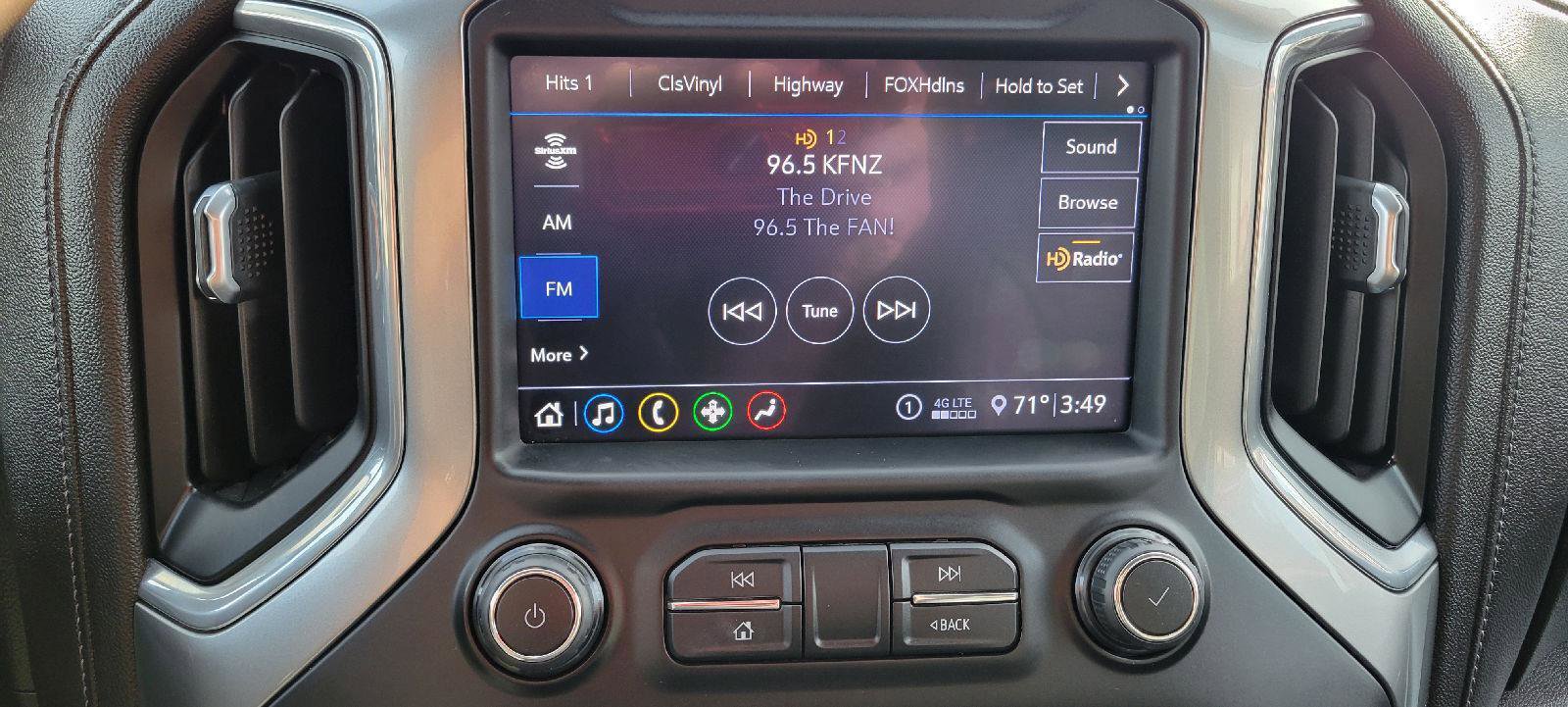 Used 2020 Chevrolet Silverado 1500 LTZ w/ LTZ Convenience Package AWD/4WD image 18