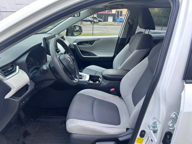 Used 2019 Toyota RAV4 XLE AWD/4WD image 7