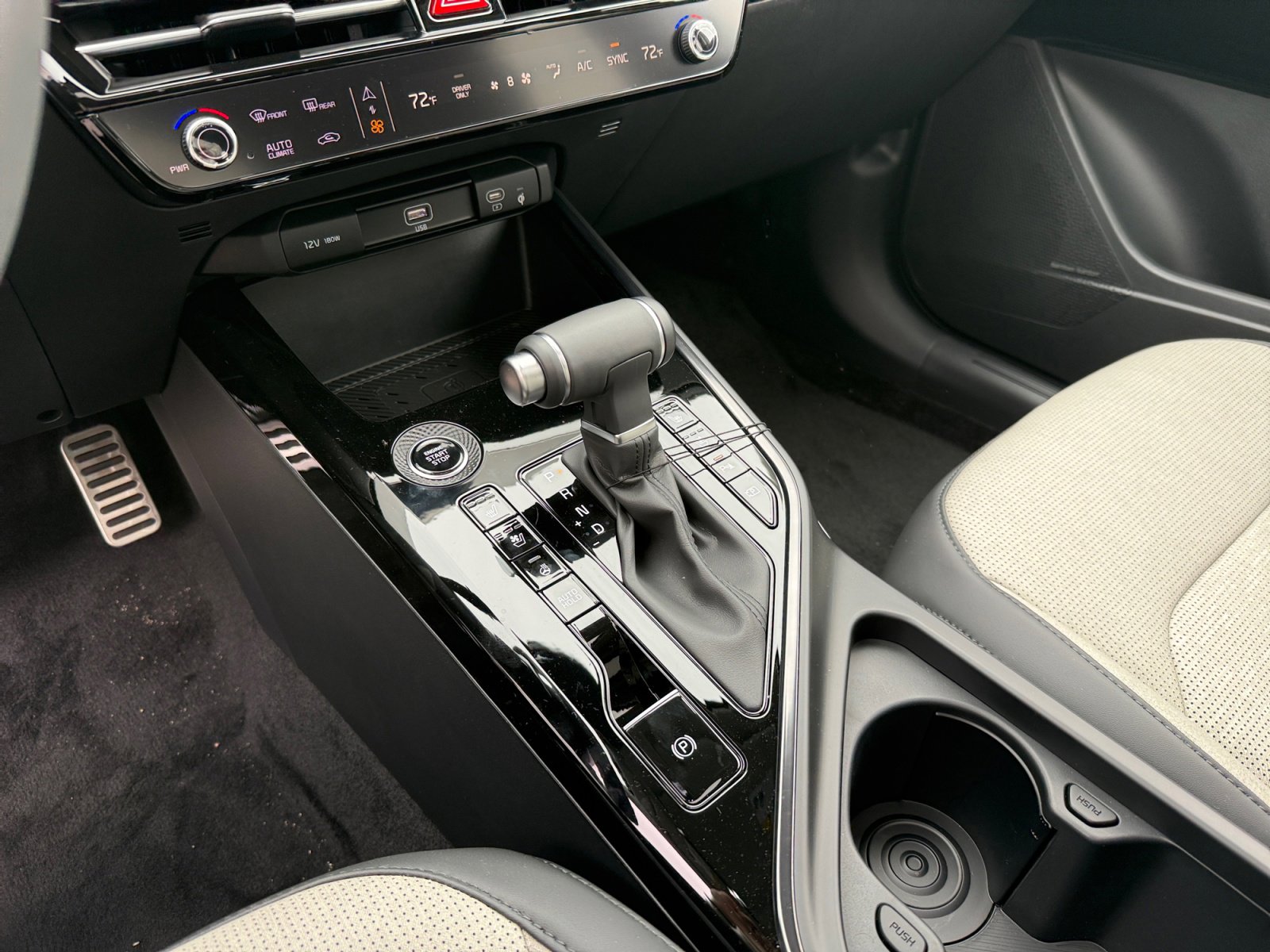 New 2026 Kia Niro SX Touring image 13