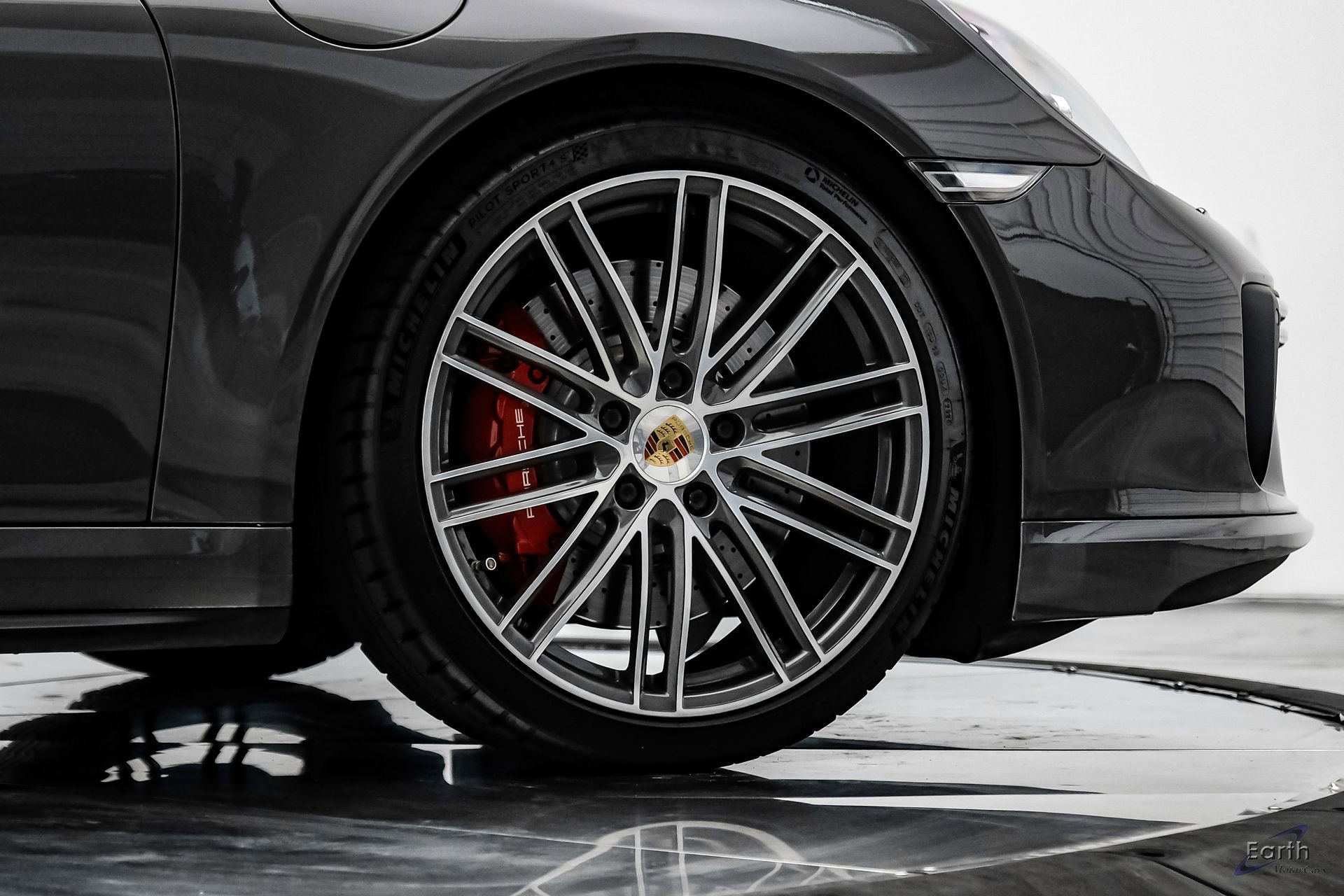 Used 2017 Porsche 911 Turbo image 94