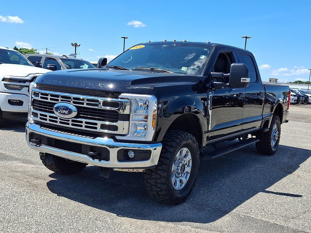 Used 2024 Ford F350 XLT w/ FX4 Off-Road Package AWD/4WD image 5
