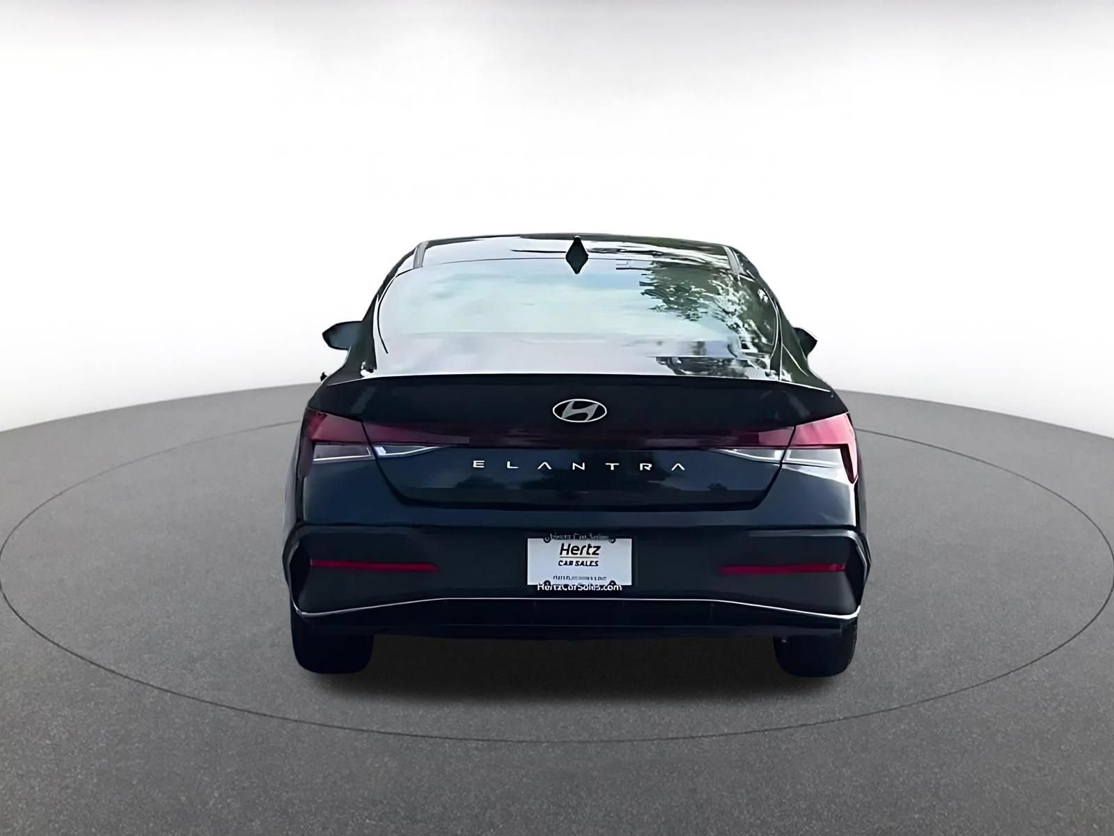 Used 2026 Hyundai Elantra Sport FWD image 12
