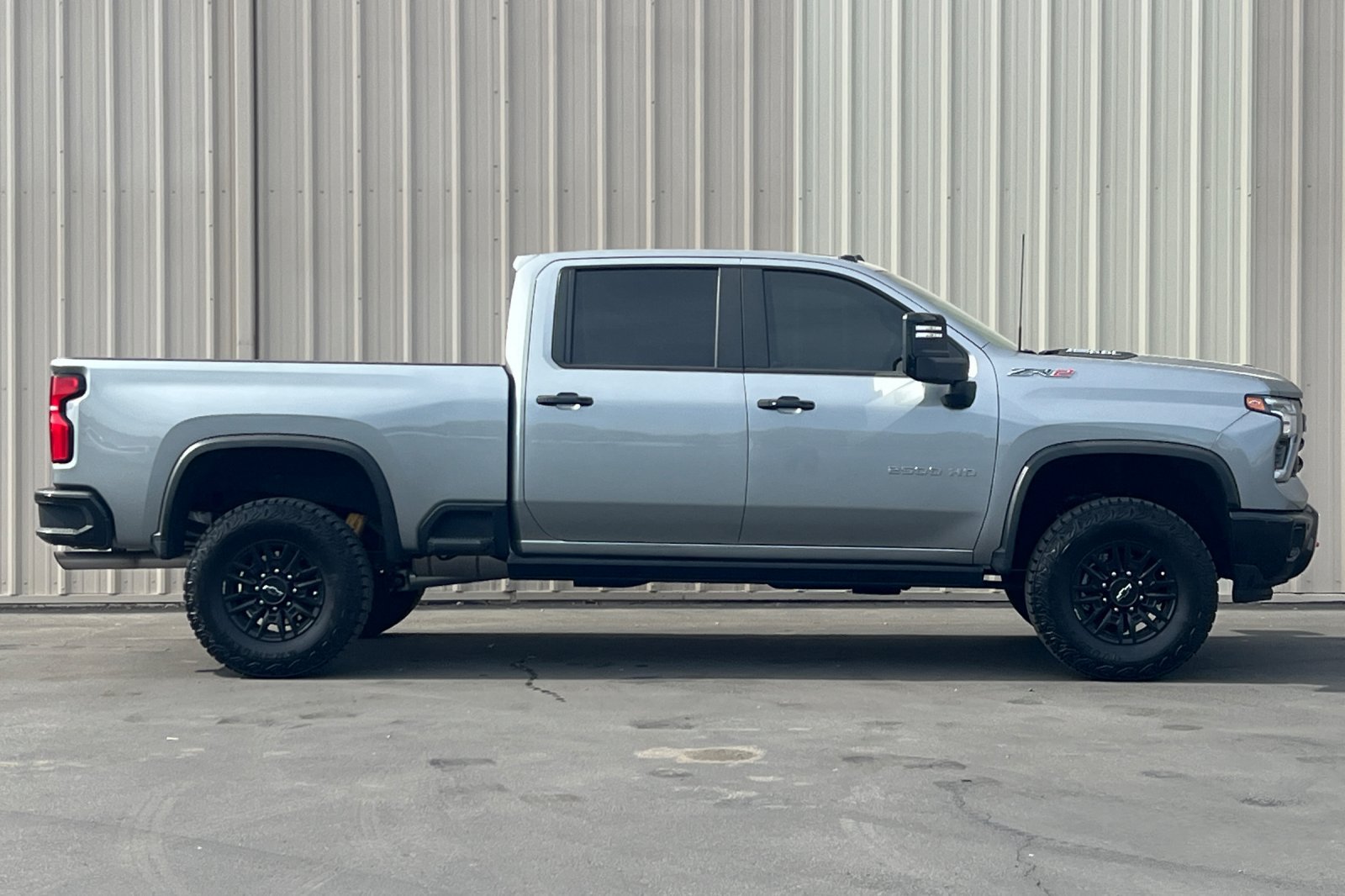 Used 2026 Chevrolet Silverado 2500 ZR2 AWD/4WD image 3
