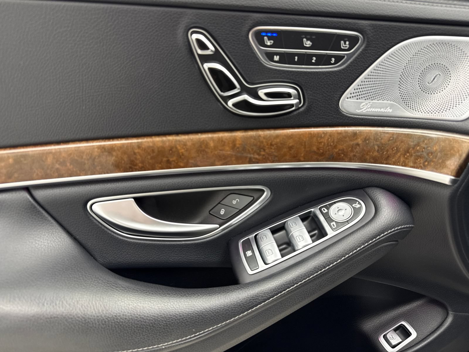 Used 2015 Mercedes-Benz S 550 Sedan image 36