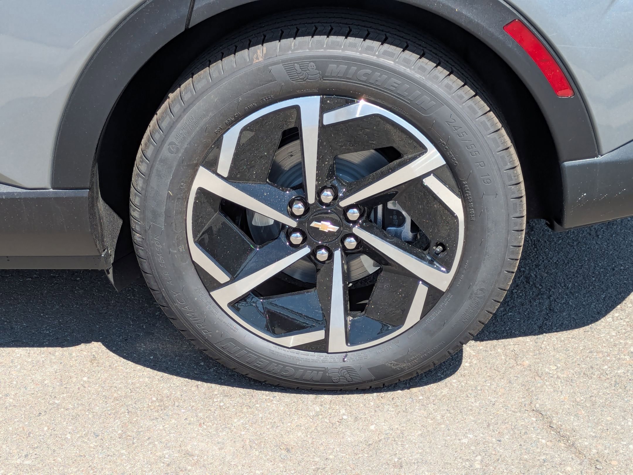 Used 2026 Chevrolet Equinox EV LT image 9