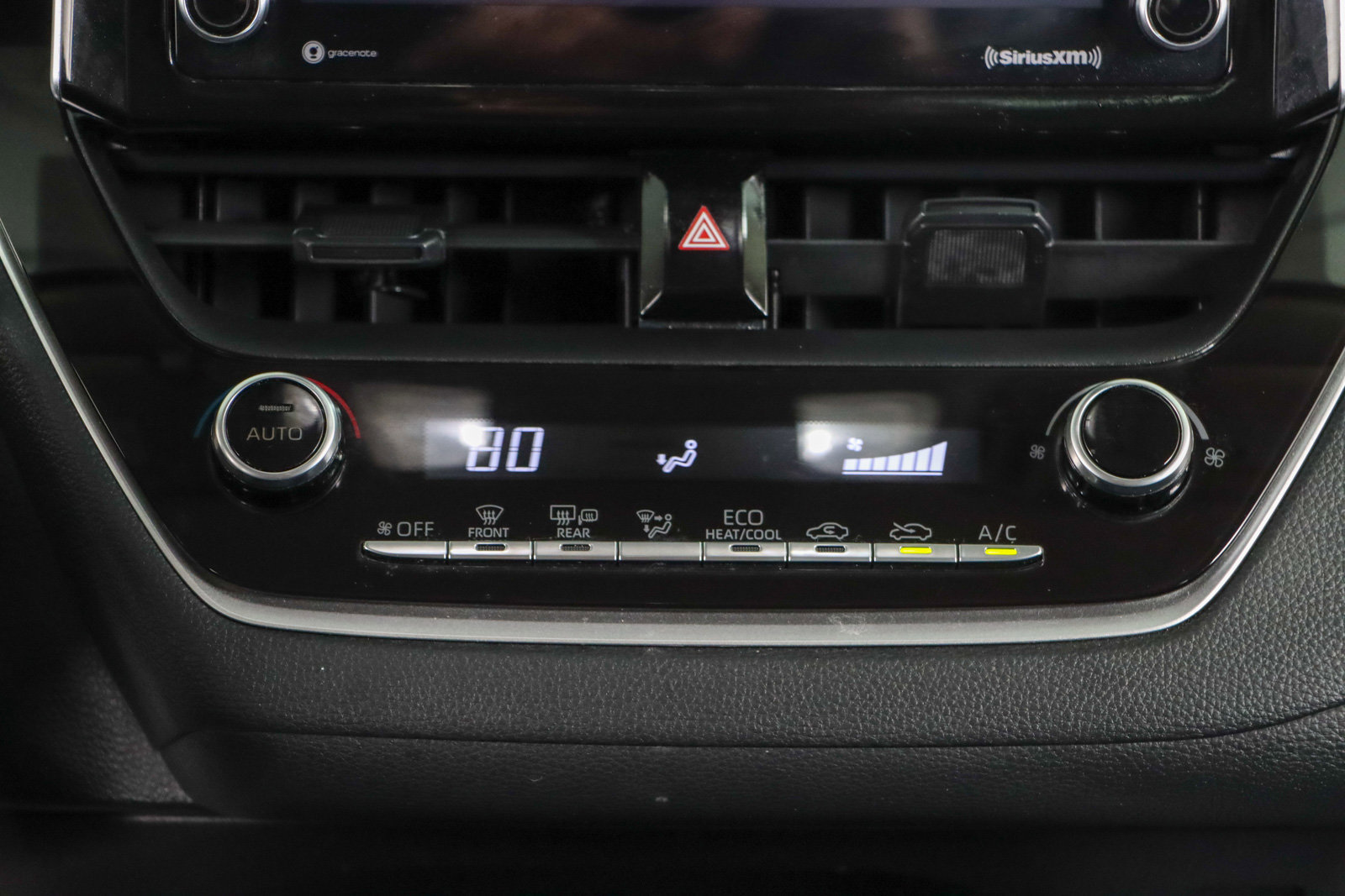 Used 2021 Toyota Corolla LE FWD image 20
