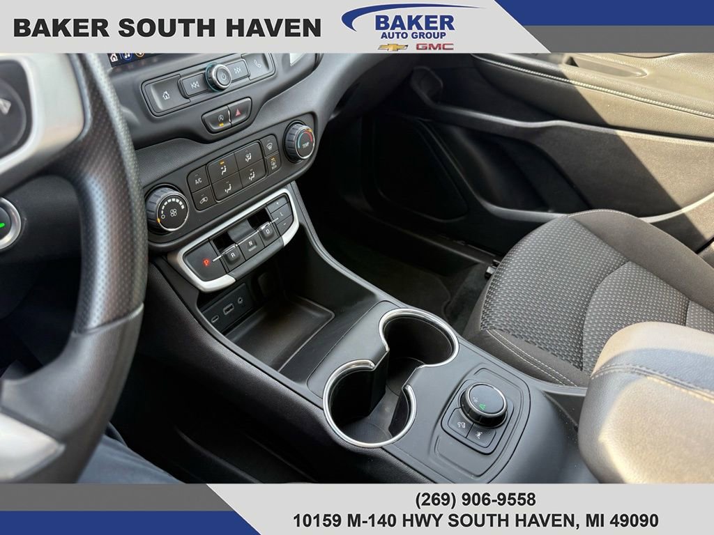 Used 2024 GMC Terrain SLE image 26