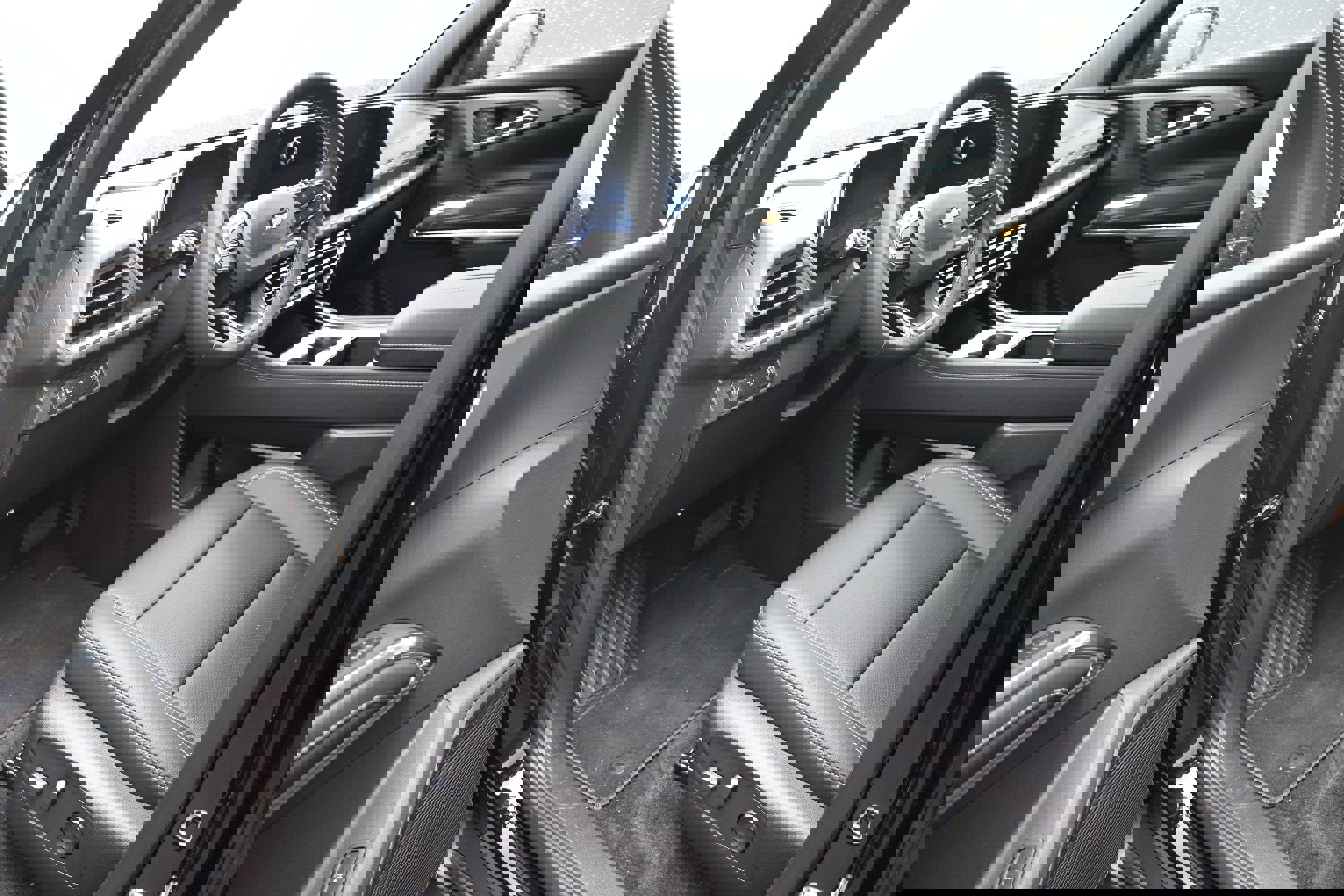 New 2026 Chevrolet Traverse LT FWD image 9