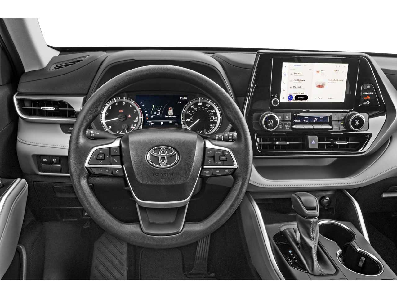 Used 2024 Toyota Highlander LE FWD image 4