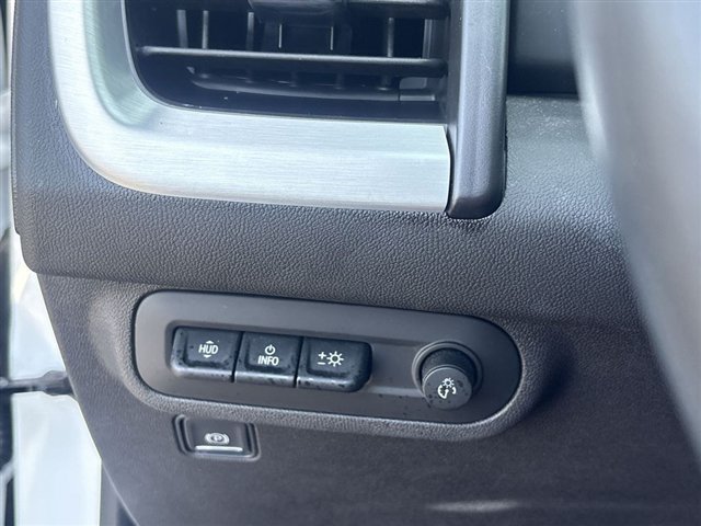 Certified 2023 GMC Terrain SLT w/ Infotainment Package II AWD/4WD image 18