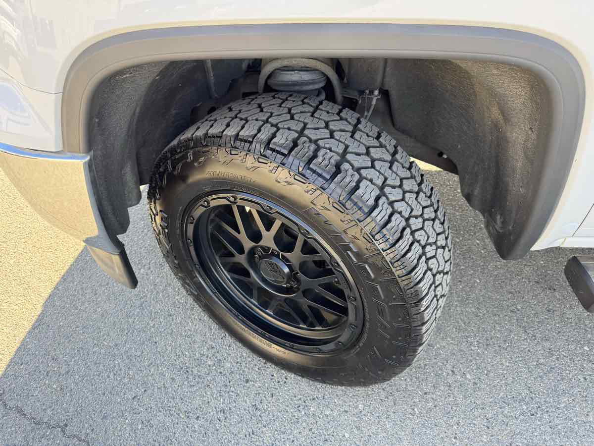 Used 2015 GMC Sierra 1500 SLT w/ SLT Crew Cab Value Package image 36