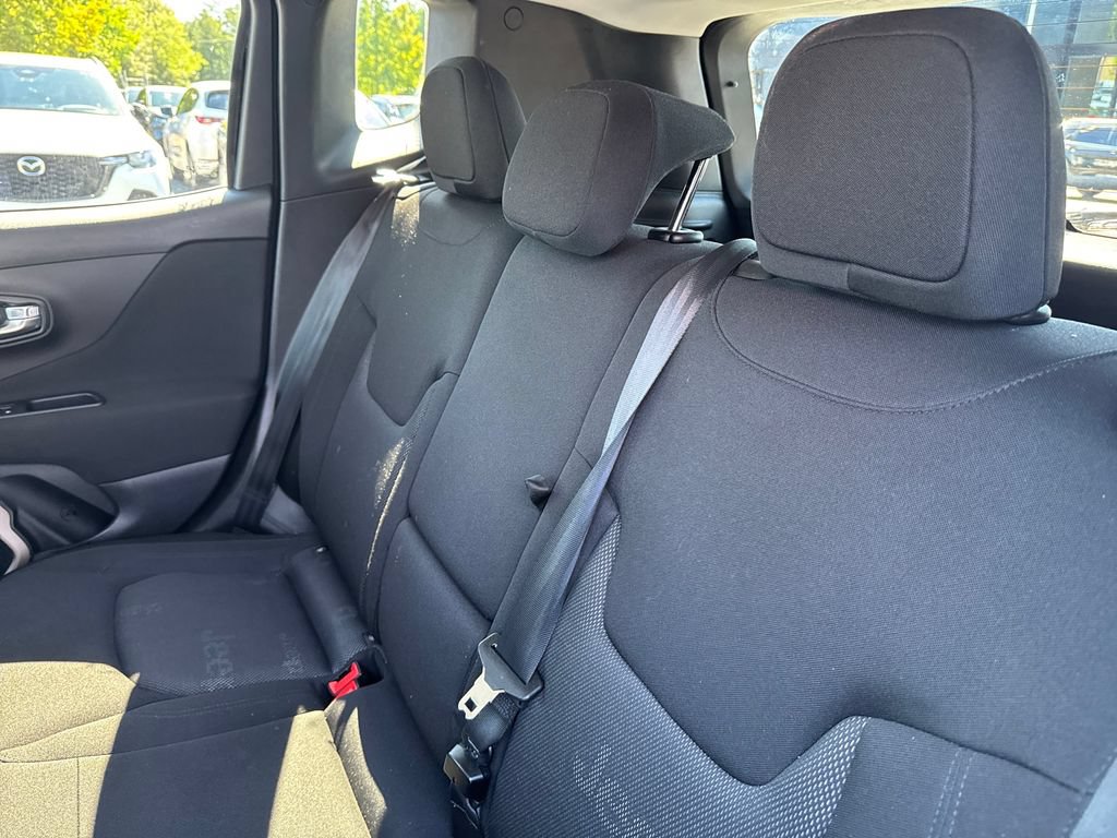 Used 2017 Jeep Renegade Latitude AWD/4WD image 15