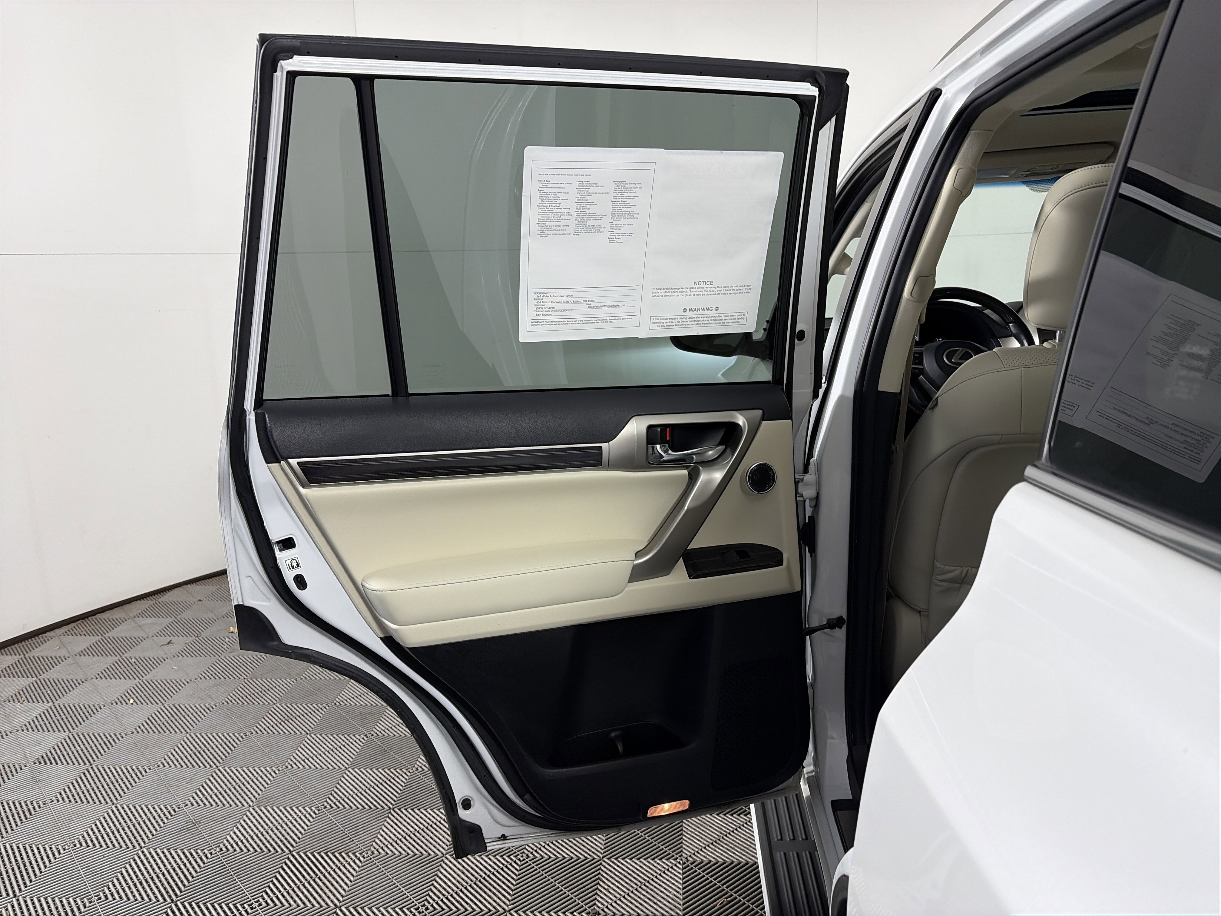 Used 2021 Lexus GX 460 Luxury w/ Sport Design Package image 34