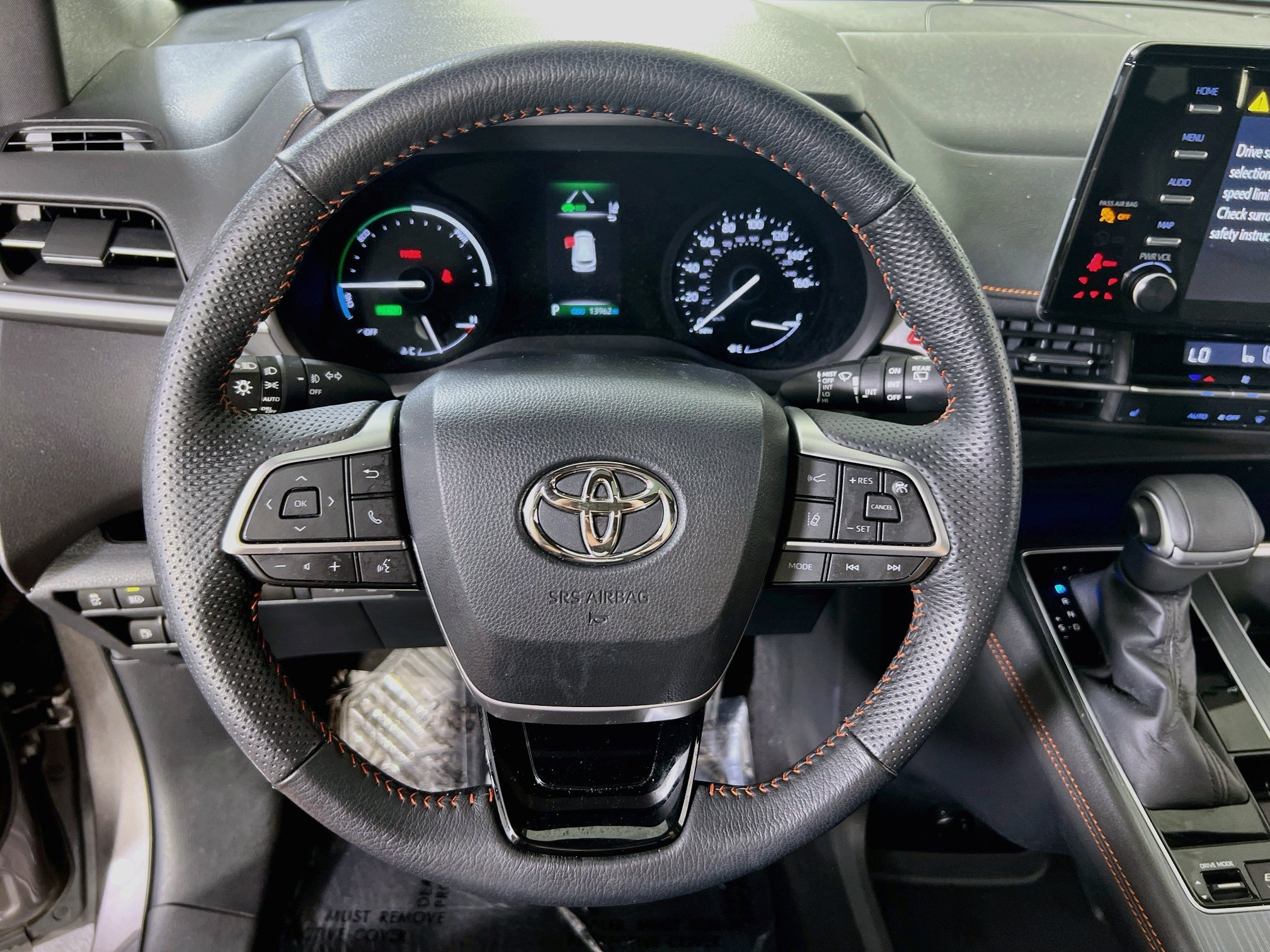 Used 2022 Toyota Sienna XSE AWD/4WD image 11