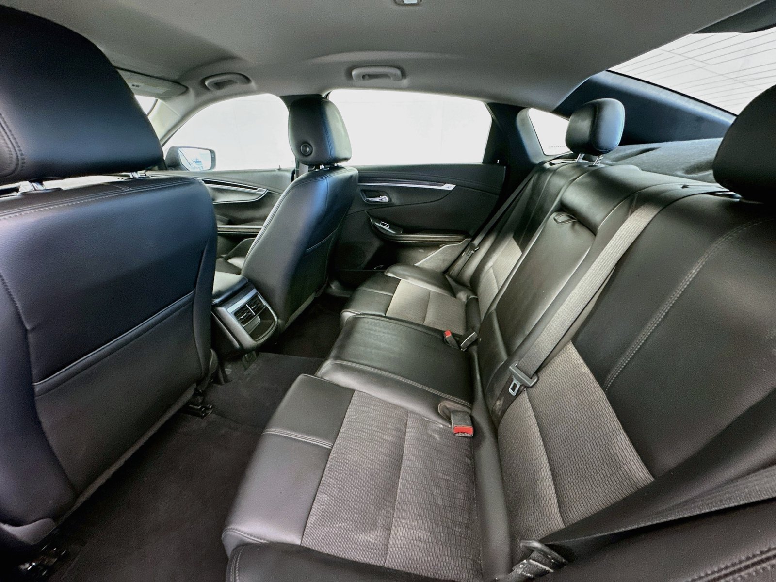 Used 2017 Chevrolet Impala LT FWD image 20