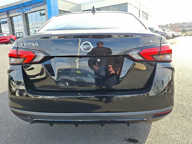 Used 2020 Nissan Versa SV image 5