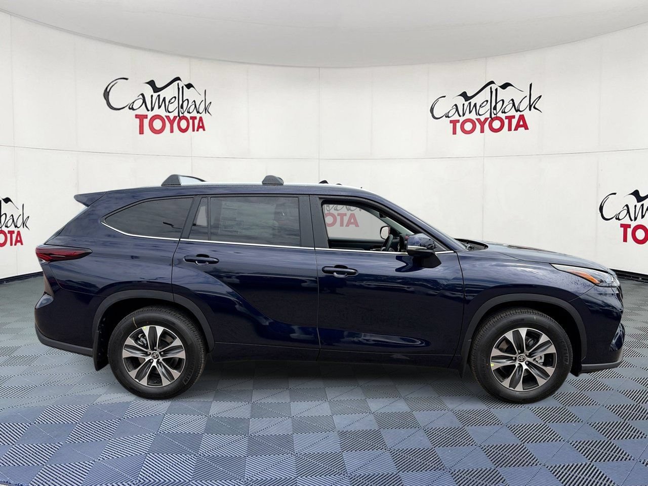 New 2026 Toyota Highlander XLE AWD/4WD image 8