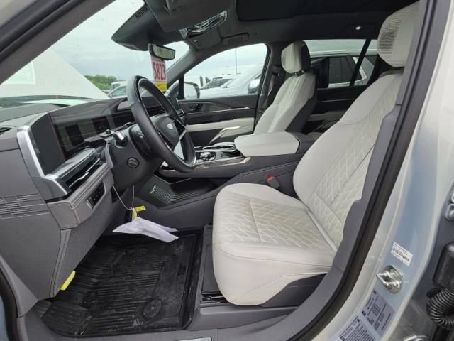 Used 2025 Cadillac Escalade IQ Luxury 1 w/ Smart Trailering package AWD/4WD image 6