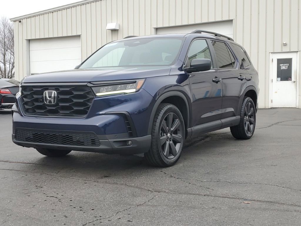 Certified 2023 Honda Pilot Sport image 3