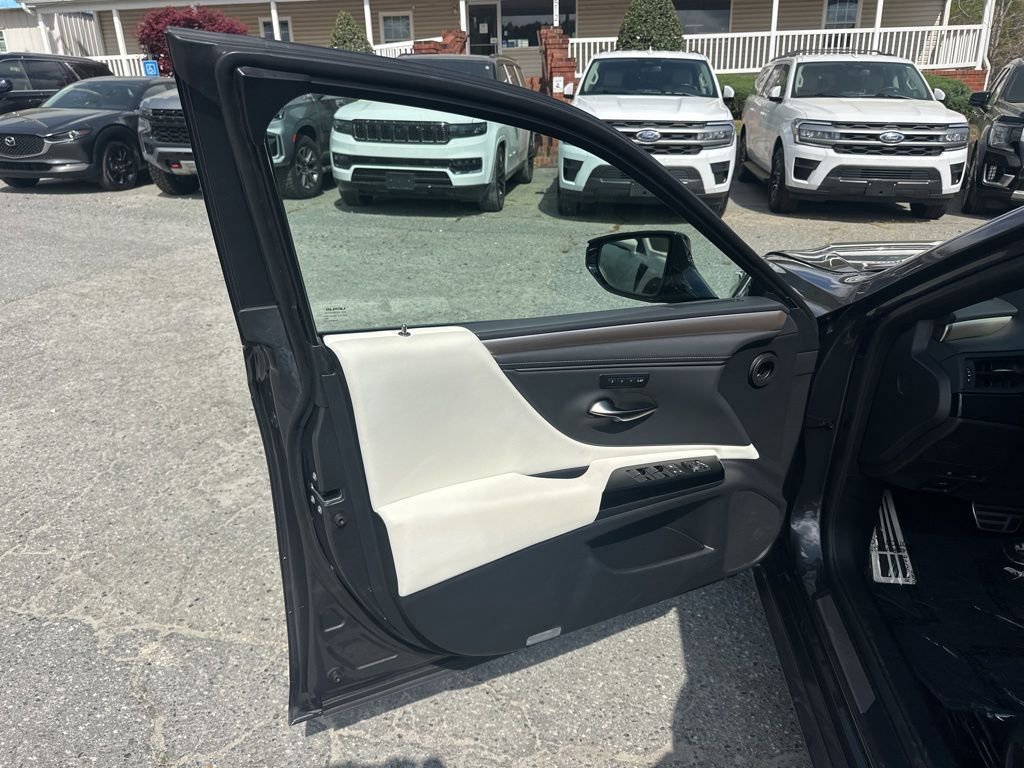 Used 2022 Lexus ES 350 F Sport image 28