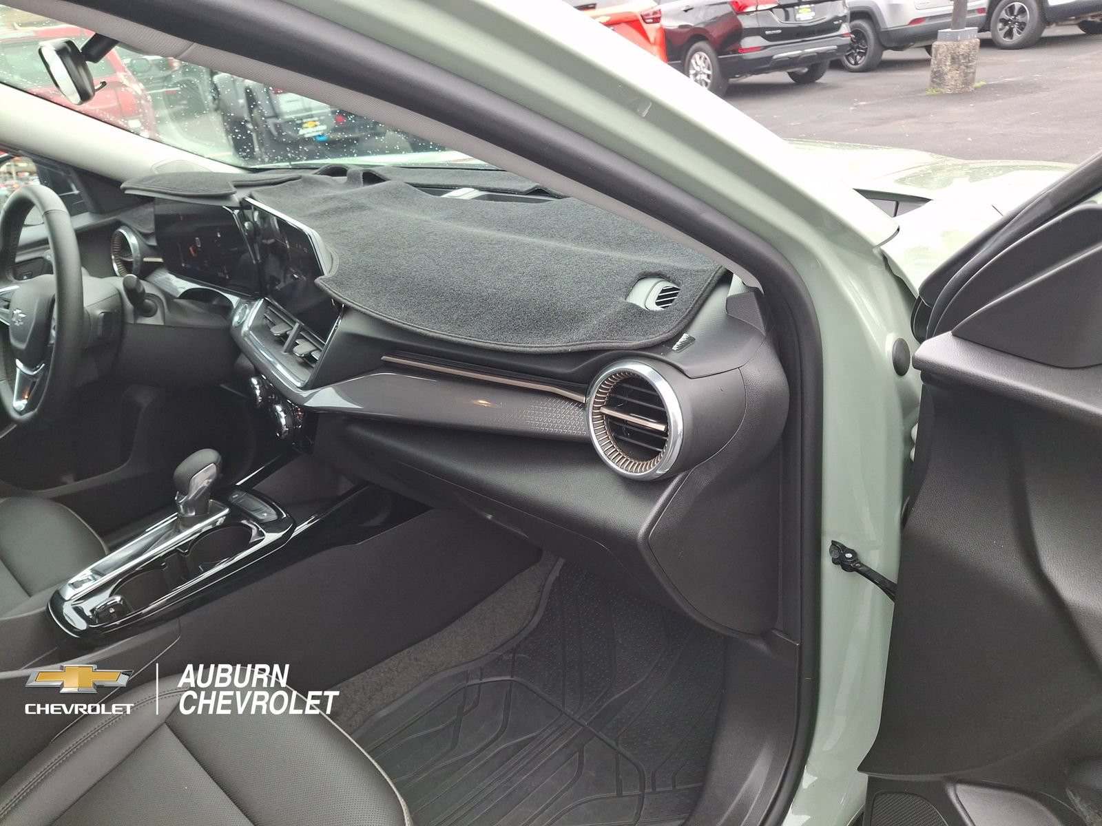 Used 2025 Chevrolet Trax ACTIV w/ Driver Confidence Package FWD image 22