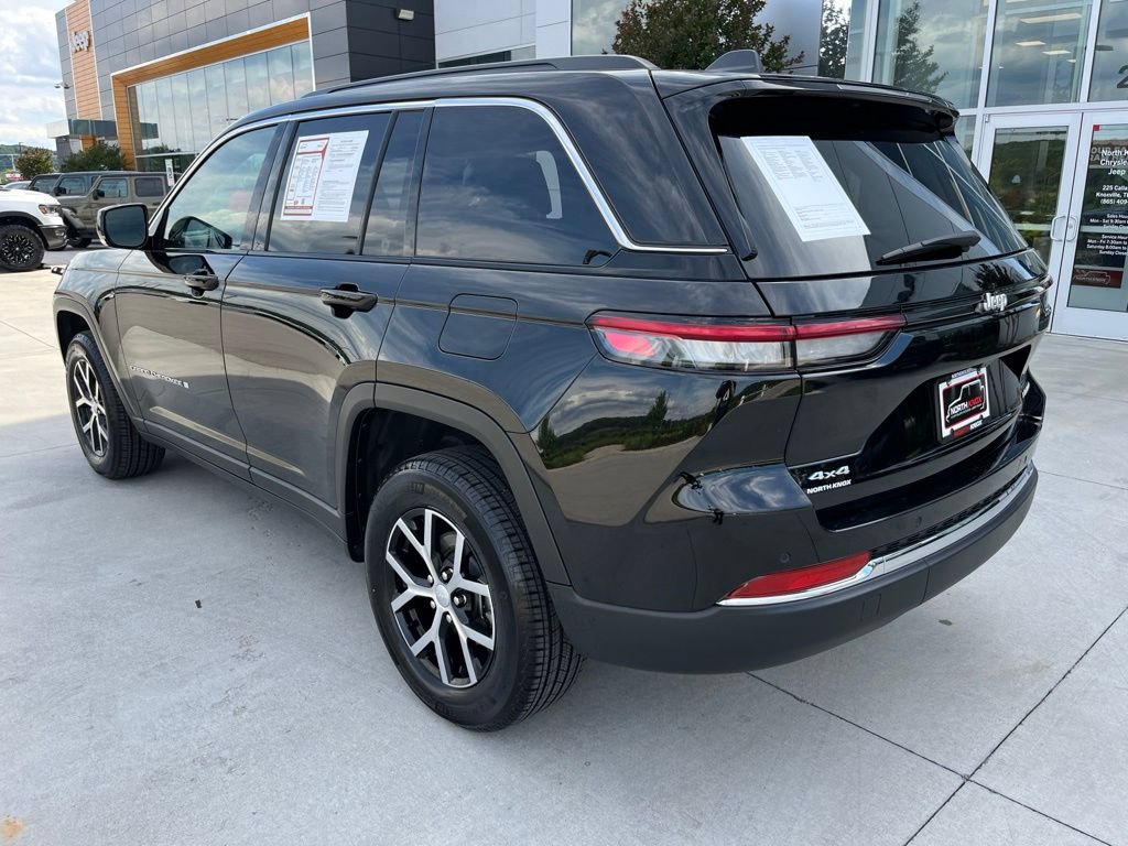 Used 2025 Jeep Grand Cherokee Limited AWD/4WD image 17