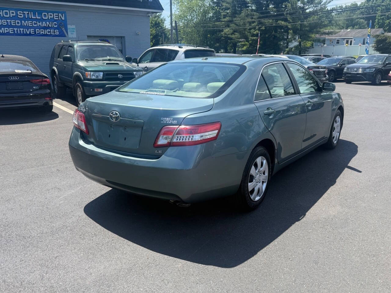 Used 2010 Toyota Camry LE FWD image 11