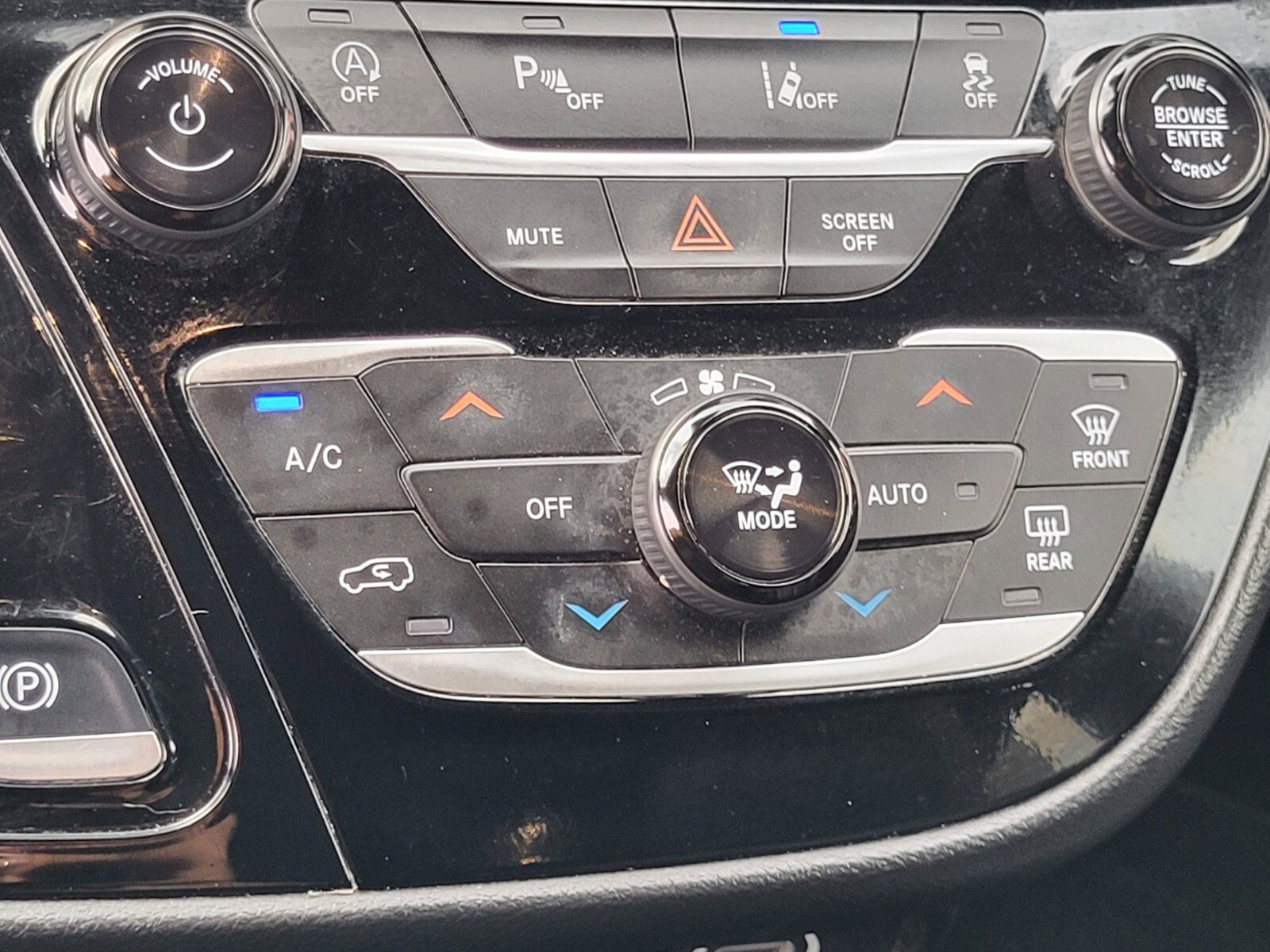 Used 2025 Chrysler Pacifica Select FWD image 22