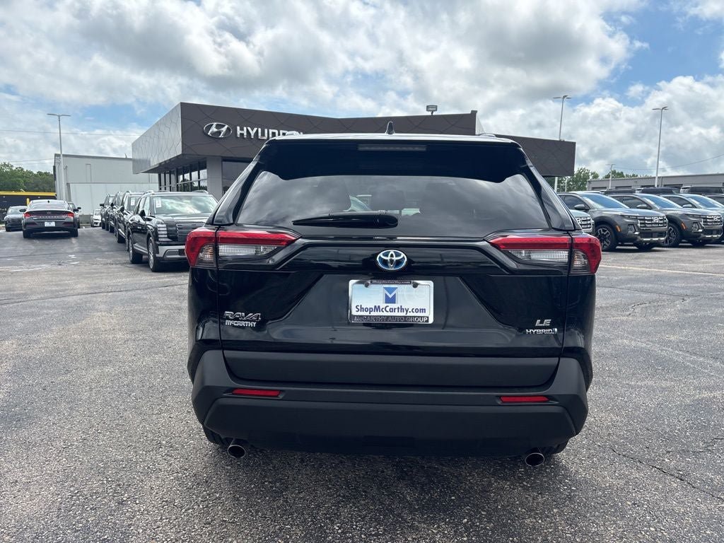 Used 2024 Toyota RAV4 LE AWD/4WD image 10