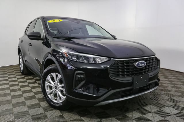 Used 2023 Ford Escape Active w/ Tech Pack #1 AWD/4WD image 3