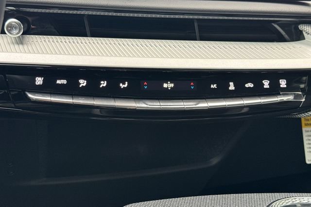 New 2026 Cadillac Optiq Luxury 1 image 21